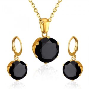 18K Gold and Black Jewelry Set